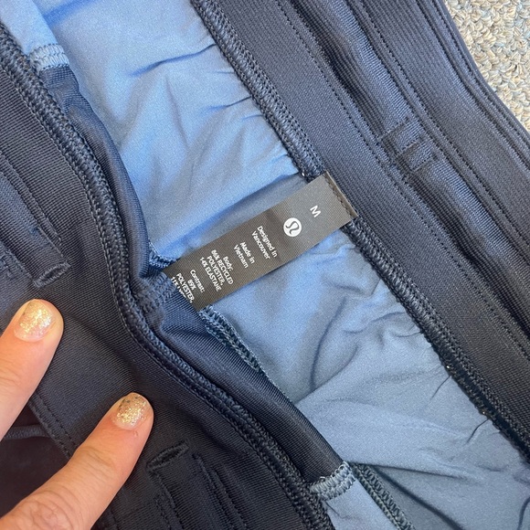 Men’s Lululemon THE Short - Picture 3 of 4